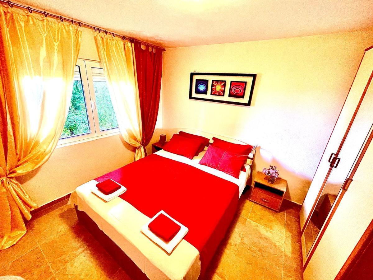 Holiday Home Viko Sutomore Esterno foto